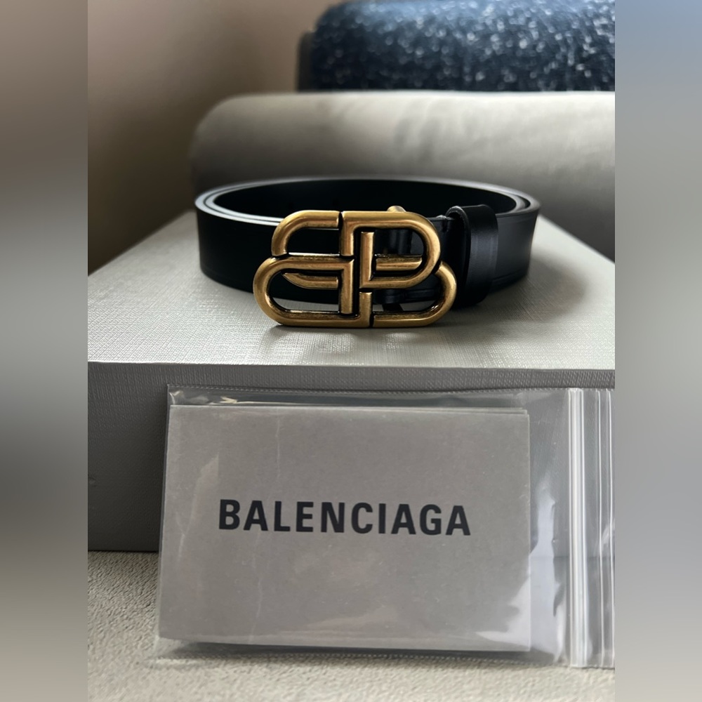 BALENCIAGA WOMEN'S BB BELT IN BLACK
